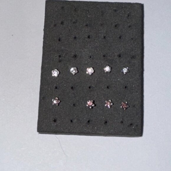 20 Gauge Purple Star Shaped Nose Rings - Picture 13 of 16